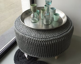 Crochet pouf gris, grand repose-pieds au crochet, pouf rond, pouf tricoté, repose-pieds tricoté, ottoman, repose-pieds, table, taille 60cm