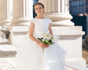 Luxury style wedding dress for junior bridesmaid, Flowers girl dress with multilayered skirt, Fancy dress with detachable train LOURDES