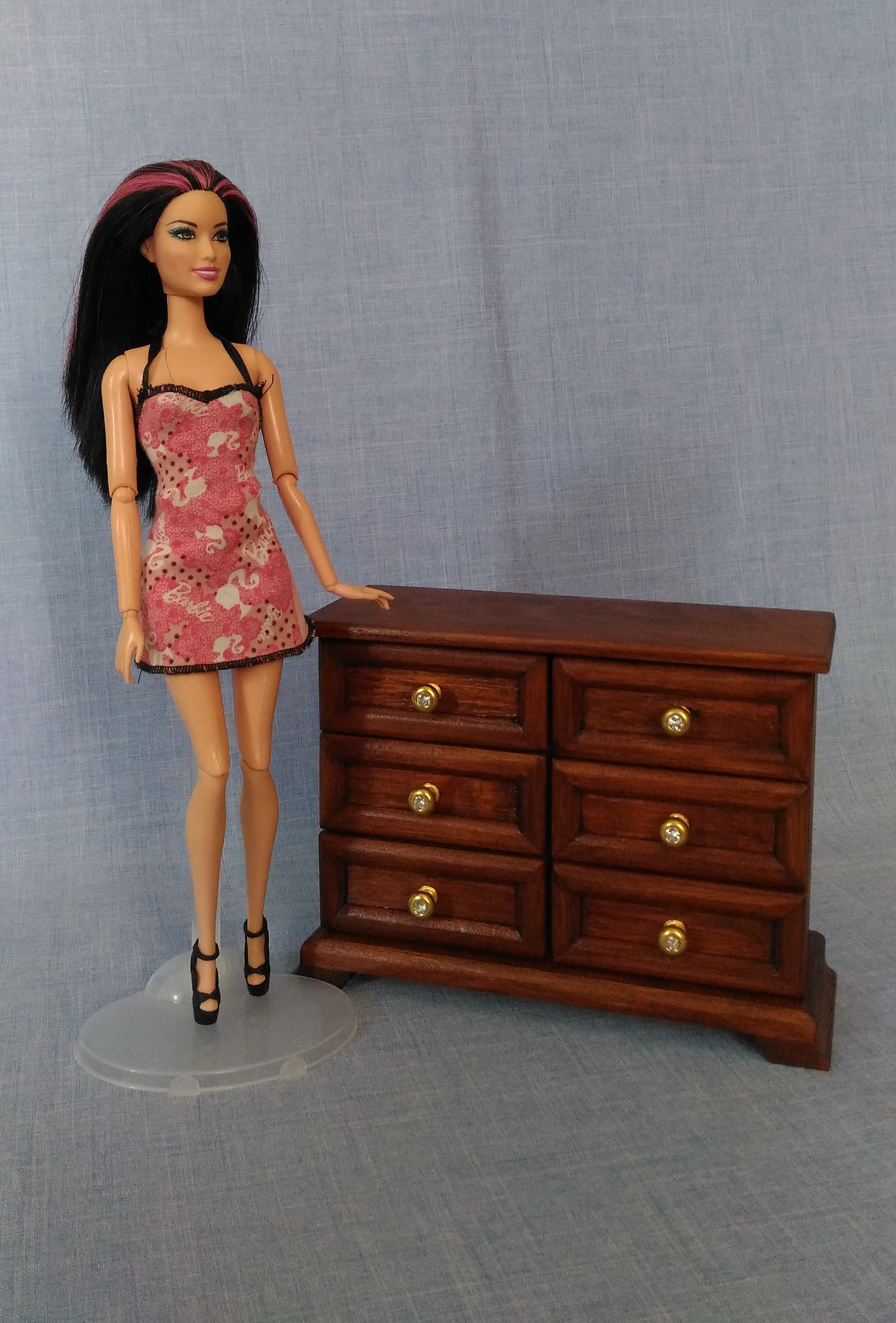 dresser dollhouse