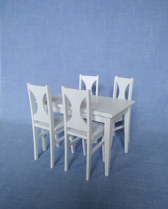 barbie table and chair