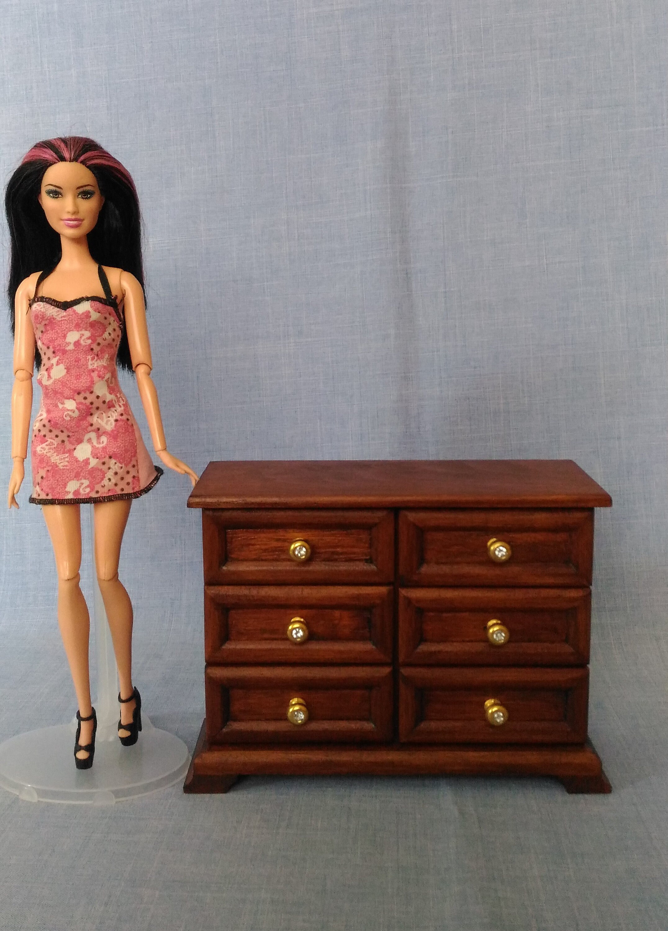 dresser dollhouse