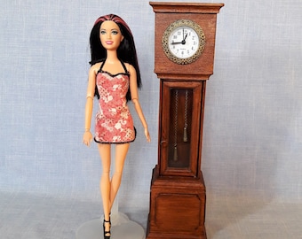 Working Grandfather Clock for dolls / 1:6 scale for 12 inch doll