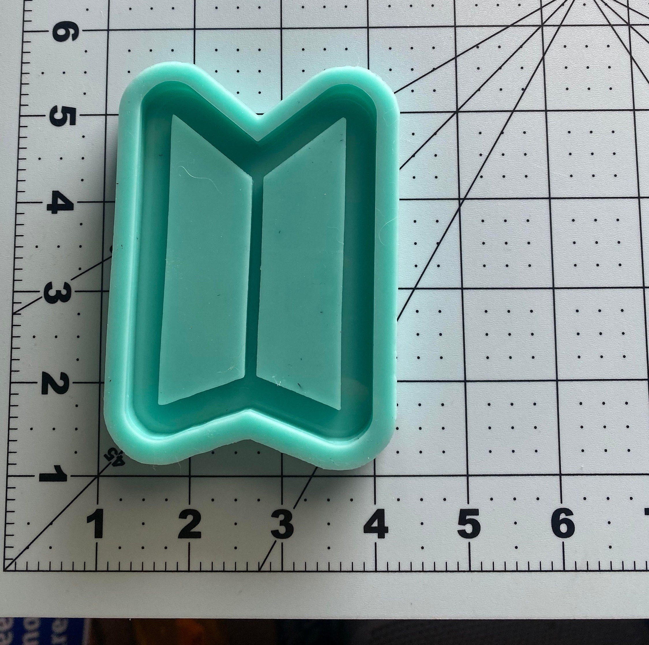 Shaker Bit 18 Mold / KPOP / 12 in 1 / UV Resin Mold / Silicone Mold