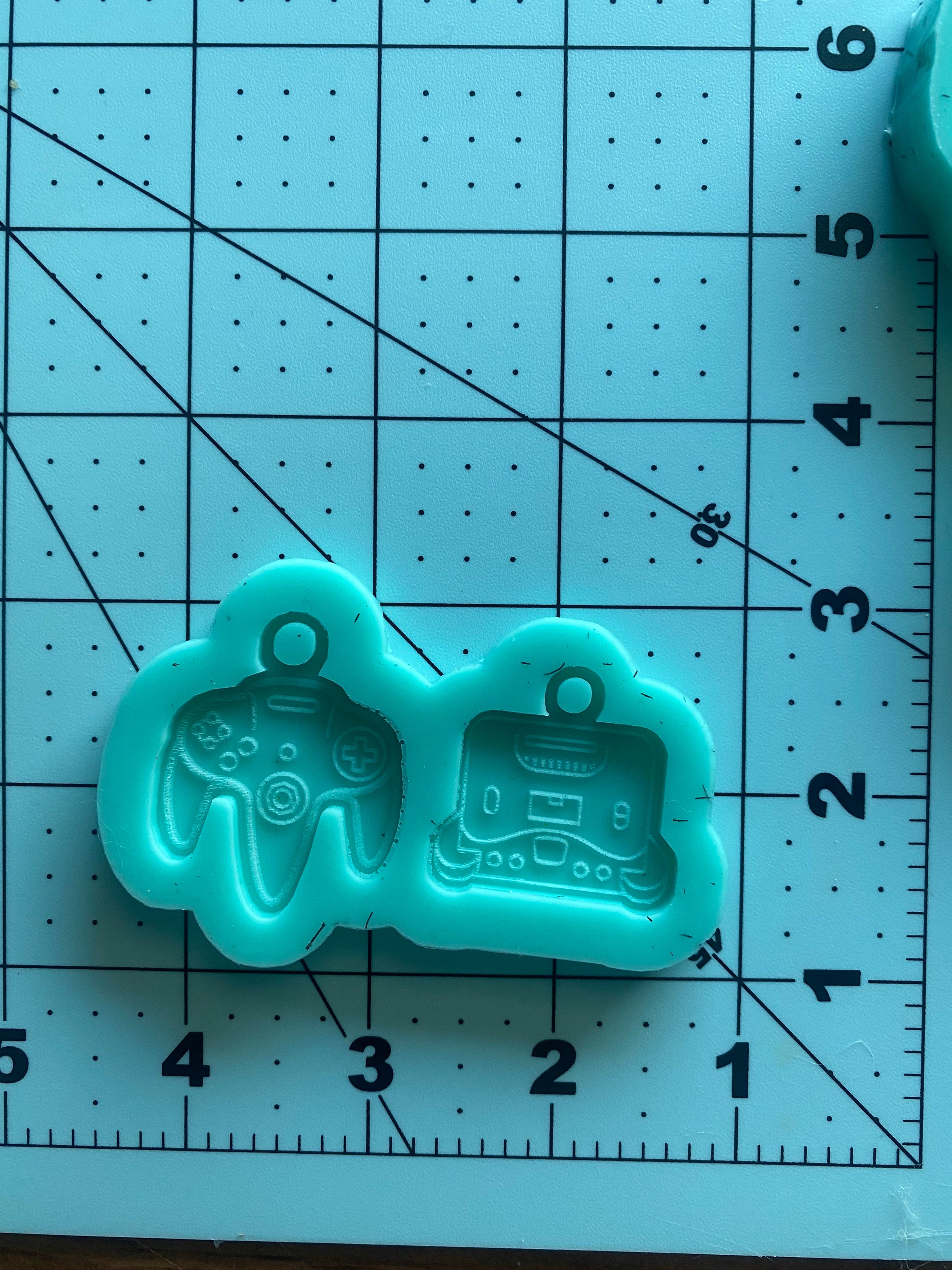 Game Console Shaker Silicone Mold, Epoxy Resin Shaker Molds, Keychain Resin  Molds, Video Game Resin Mold, Cute Keychain Resin Mold 