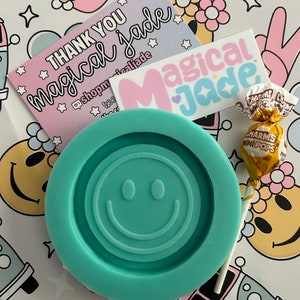 Happy Face Silicone Mold: Epoxy Resin Shaker Keychain, Badge Reel Resin Molds