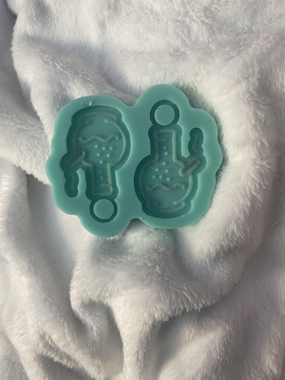Bong Earrings Silicone Mold, Epoxy Resin Molds for Earrings, 420 Bong  Keychain Mold, Resin Keychain Molds, Resin Jewelry Molds, Cute Resin 