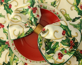 Nie zu früh für Weihnachten: Neu mit Etikett FESTLICHES Praktische Fallani und Cohn Tischsets und Servietten, Traditionelle Farben, Goldene Schriftrollen und Stechpalmenbeeren