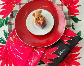 Never Too Early Sets of 4 and 6 Signed Vera Neumann Cotton Christmas POINSETTIAS Napkins, 3 Colors Available, Cream, Red & Black