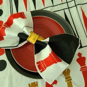 Conjunto raro e exclusivo de 5 peças vintage da RYAN para jogos de mesa Fallani & Cohn, toalha de mesa quadrada e 4 guardanapos, damas, xadrez e gamão