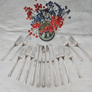 Nostalgic Antique Vintage Heirloom Silverware.  Great for Upcycling Crafting.  Set #4, Lot of 15 1881 Rogers ONEIDA LTD.  Knives and Forks.
