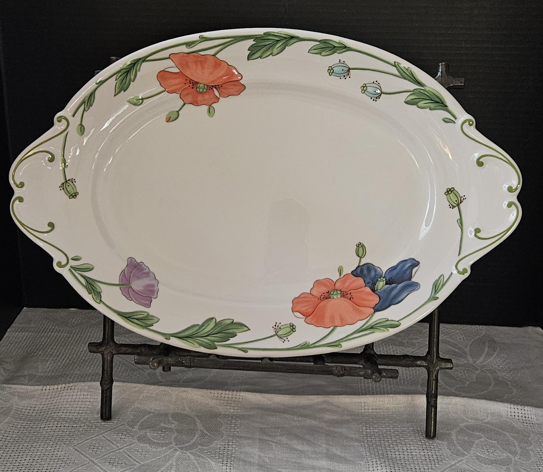 Table for 11. AMAPOLA VILLEROY & BOCH German Vitro Porcelain