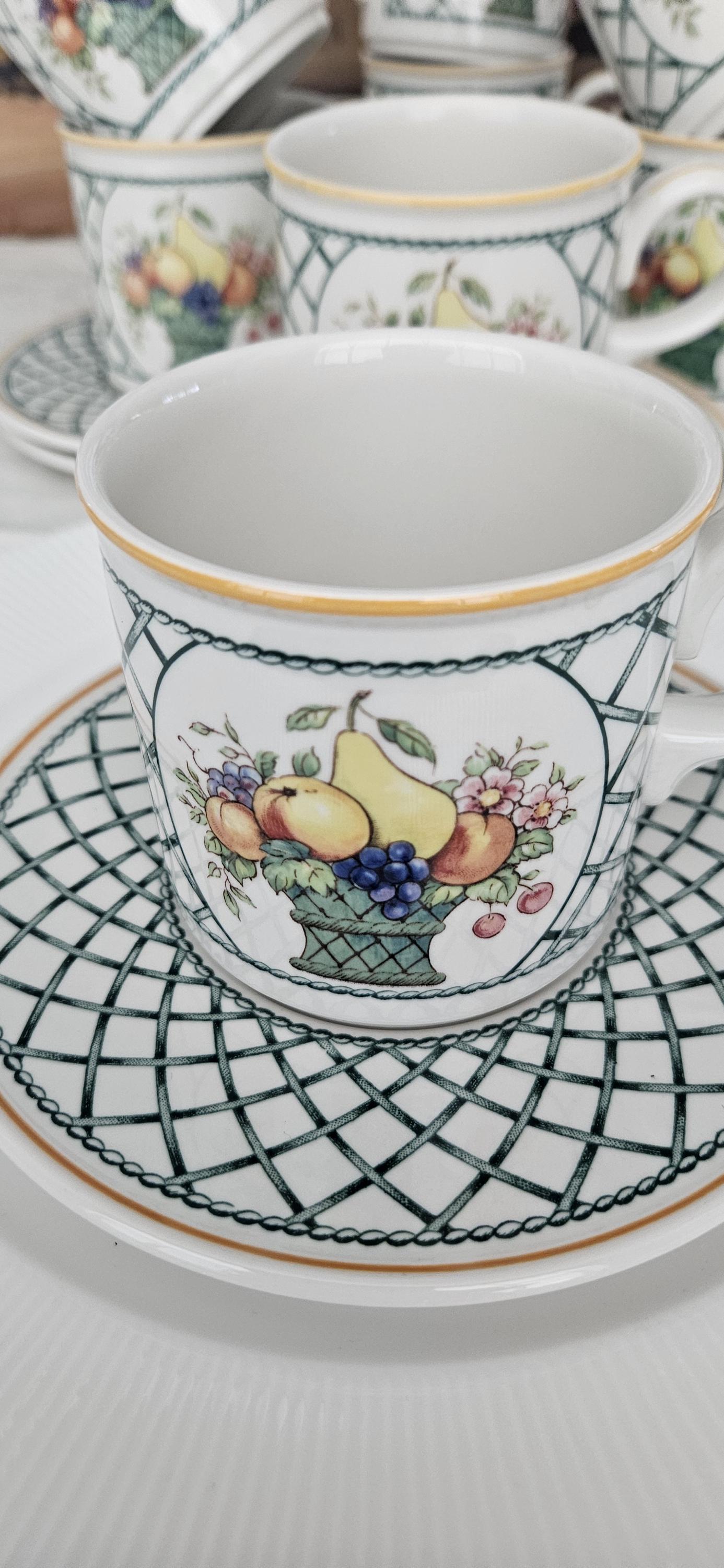 BASKET by VILLEROY & BOCH. Set of 4 Porcelain Flat Cups (2