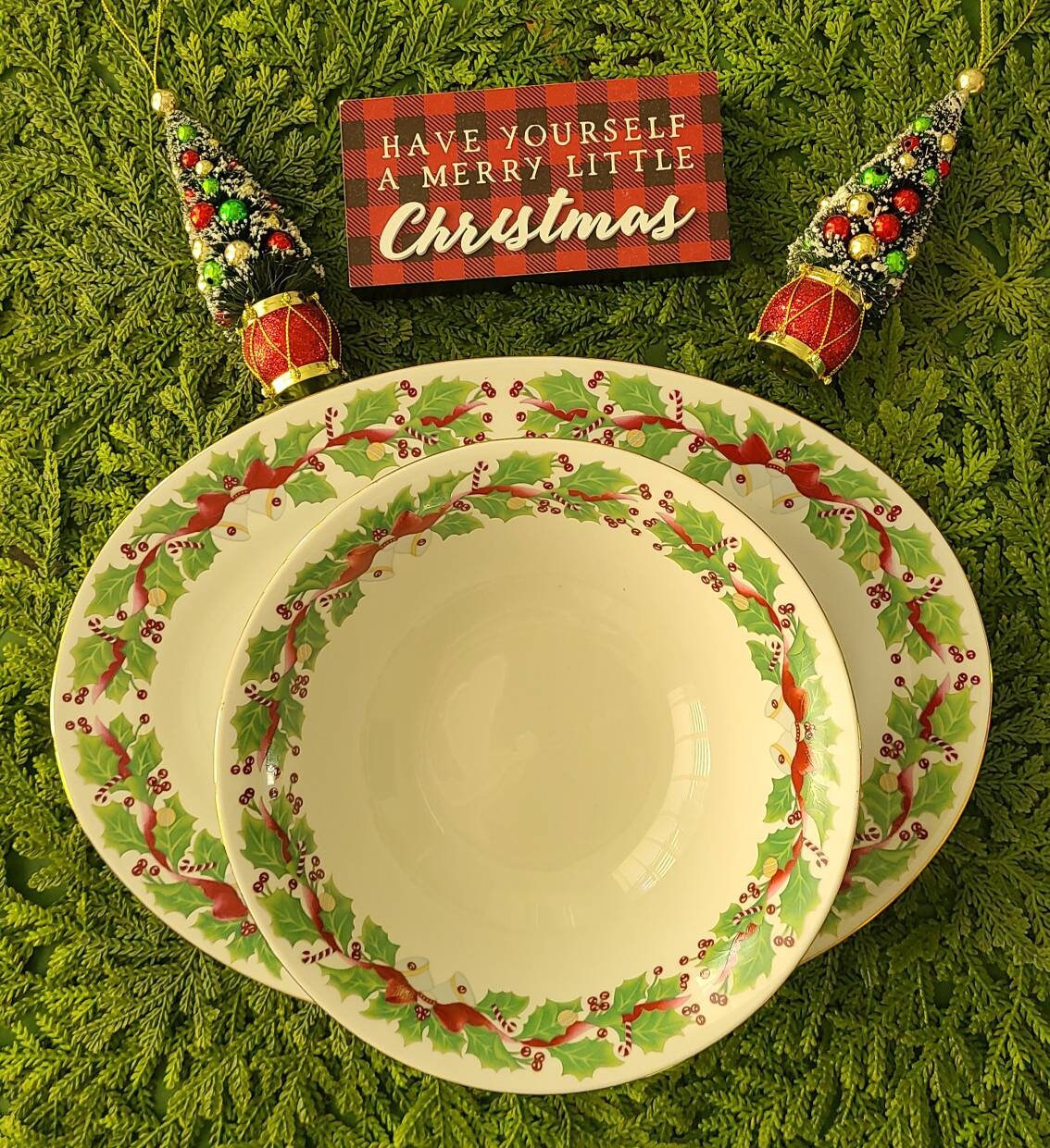 COMPLETE Vintage SANGO Christmas Holly China Dinnerware Svc COMPLETE Vintage SANGO Christmas Holly China Dinnerware Svc