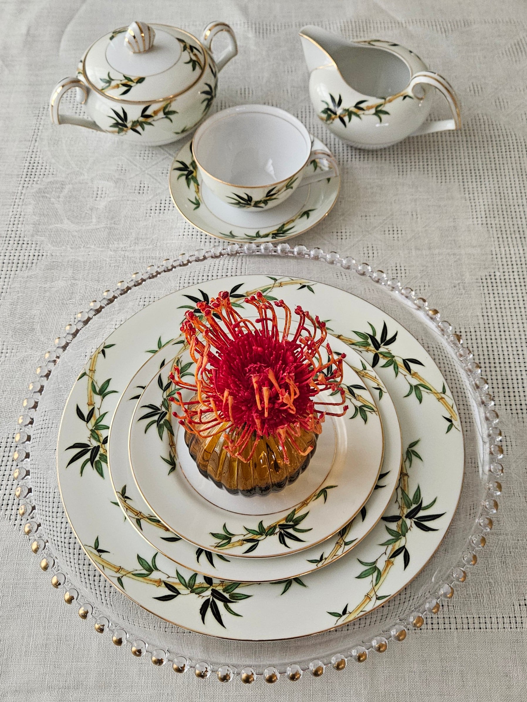 NARUMI BONE CHINA　GOLD　24cm 花瓶　飾瓶　置物　壺 Narumi Bone China Tea Coffee Cup Teacup & Saucer TeaSet with