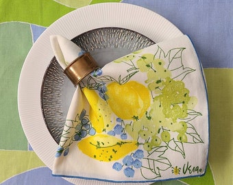 SÄLLSYNA, svårfunna set med 4, 6 eller 16 vintage signerade Vera Neumann COTTON GEO blommiga servetter, blå och gröna och med Serge-kant.