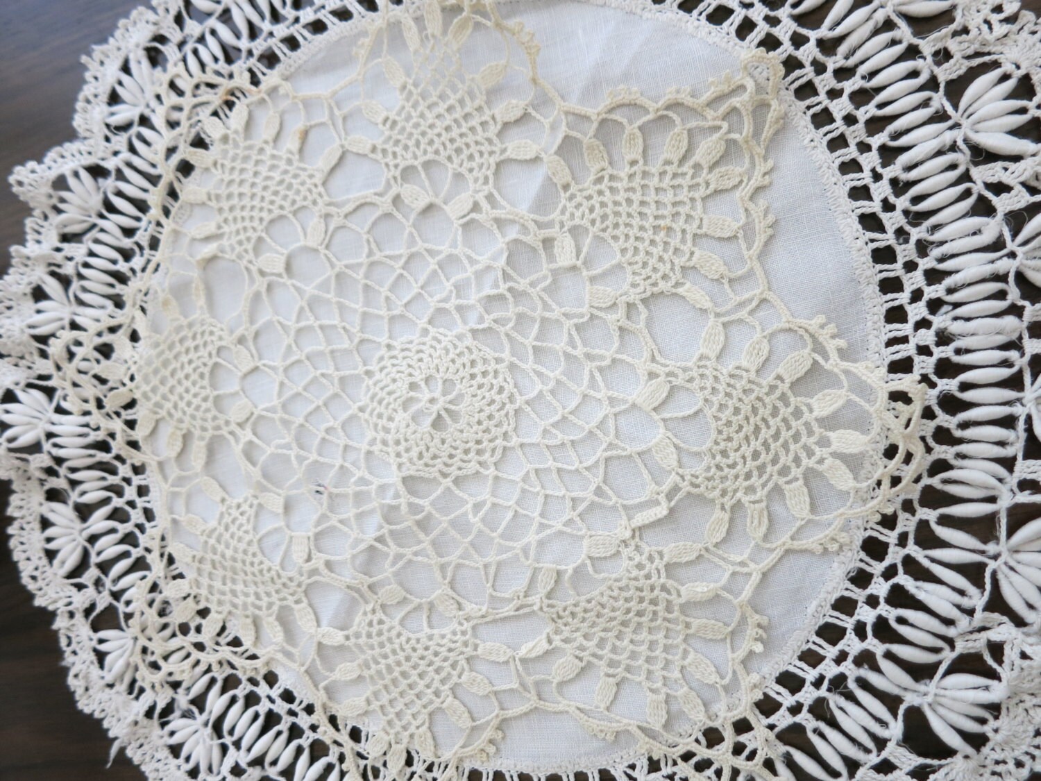 Set Of 3 Vintage Linen Hand Crocheted And Lace Table Or Dresser