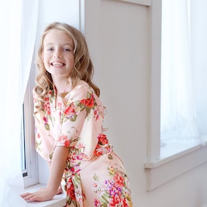 Clearance PERSONALIZED Flower Girl Robe - Flower Girl Gift - Floral Robe - Girls Robes - Satin Robe - Bridesmaid Gift - Bridal Party Robes
