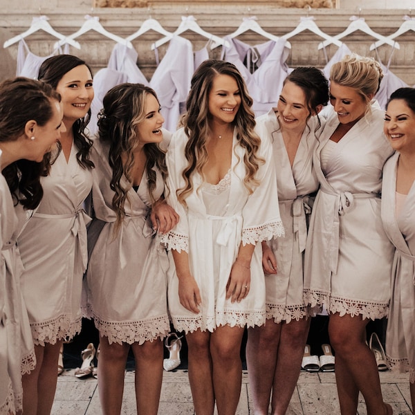 Bridesmaid Gift / Bridesmaid Robes / Lace Robe / Bridal Party Robes / Satin Robe / Wedding Robes / Wedding Favor / PJs / Pajamas
