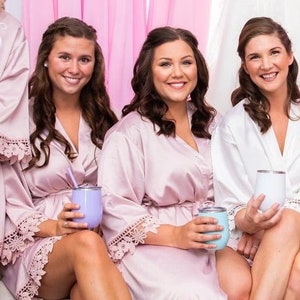 SOFT MAUVE Bridesmaid Robes / Wedding Robes / Bridesmaid Gift / Bridal Party Robes / Silky Satin Robe / Wedding Favor / Chunky Lace Robe