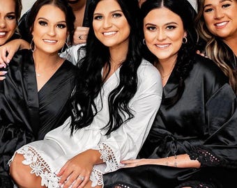Bridesmaid Gift / Bridesmaid Robe / Lace Robe / GIFT / Bridal Party Robes / Set of Robes / Satin Robe / Wedding Robe / Wedding Favor