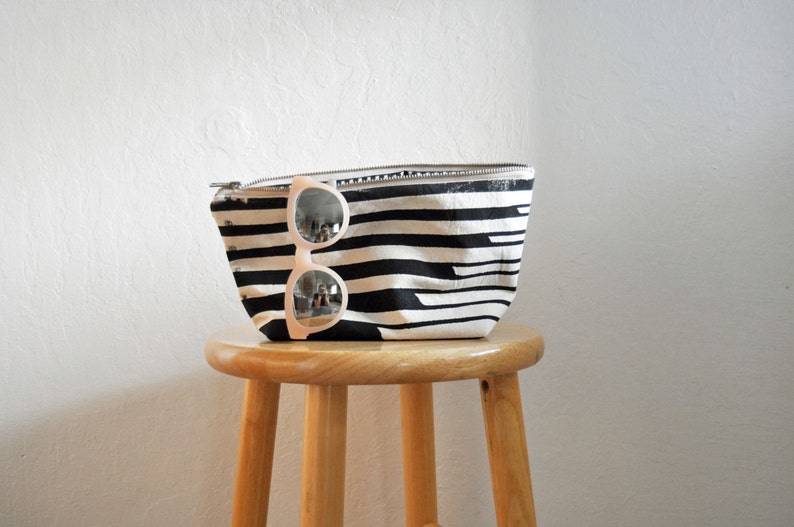 zipper bag swell medium handprinted black and white