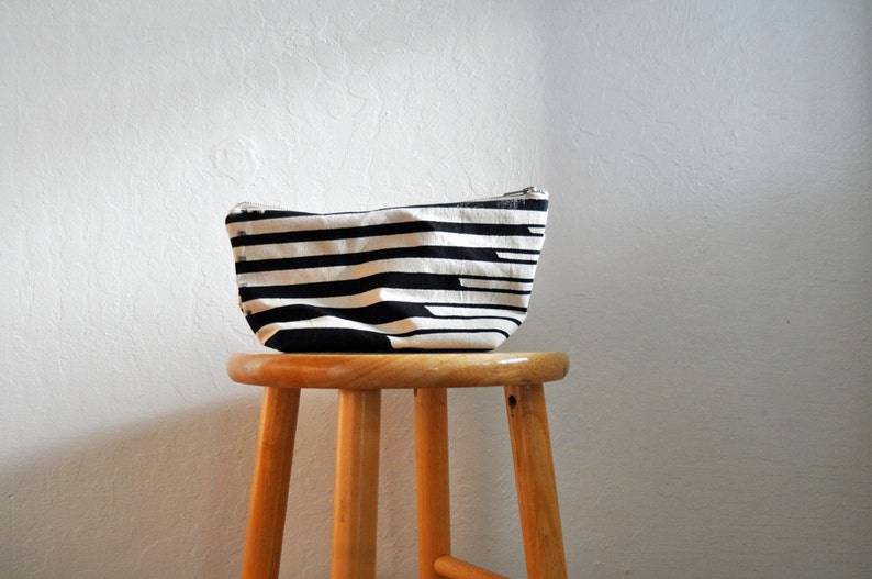 zipper bag swell medium handprinted black and white