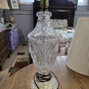 Vintage Antique Crystal Glass Hollywood Regency Table Lamp Engraved