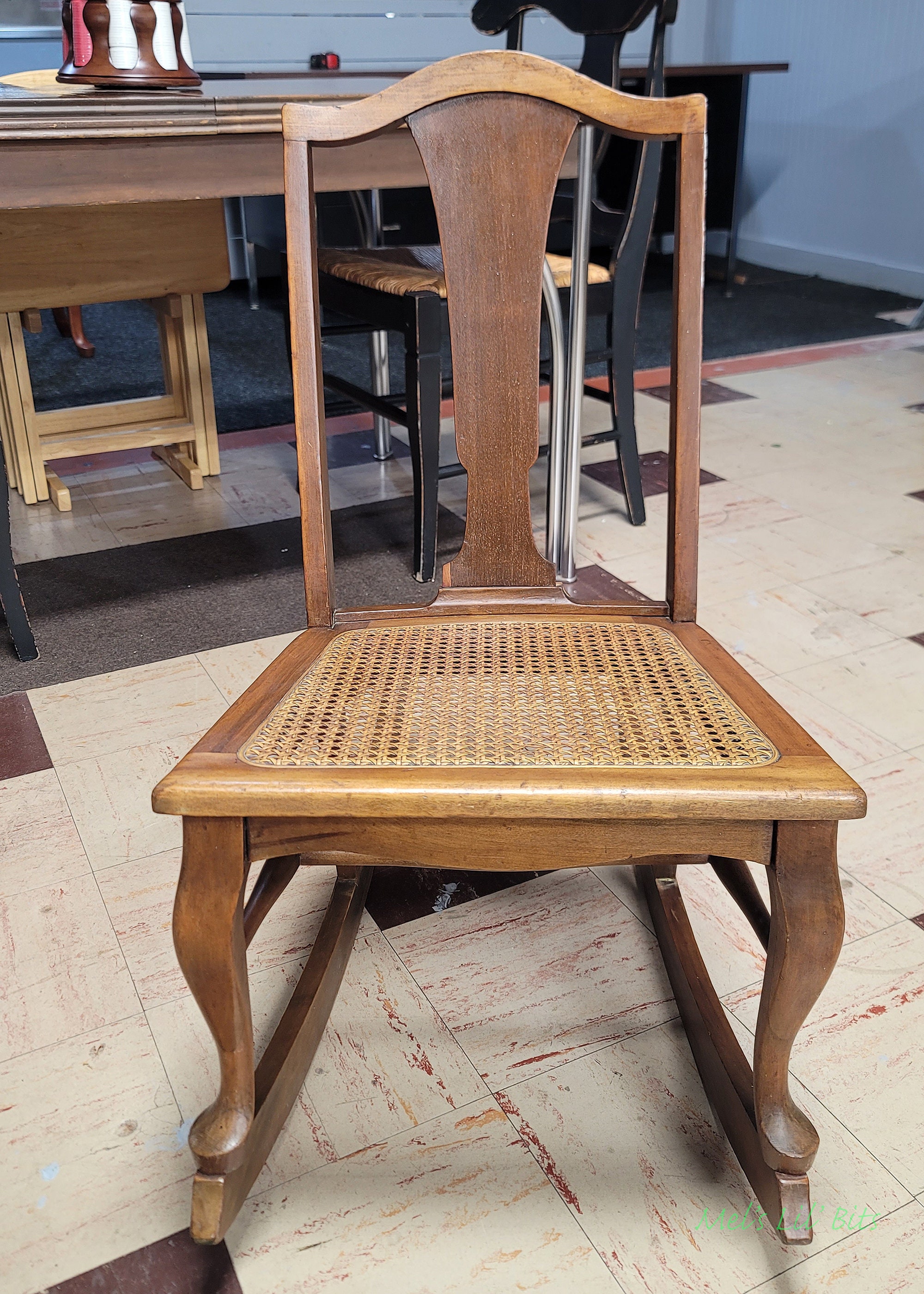 Cane seat rocking chair outlet