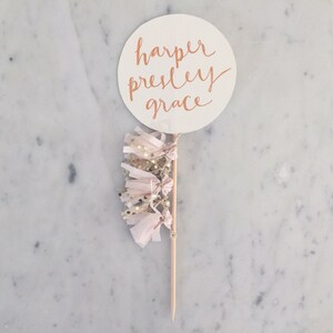 Cake Topper / Rose Gold Modern Kalligraphie / Custom Hand lettered / Blush Pink Gold / Mini Quasten Ballon / Geburtstag Hochzeit Baby Shower /