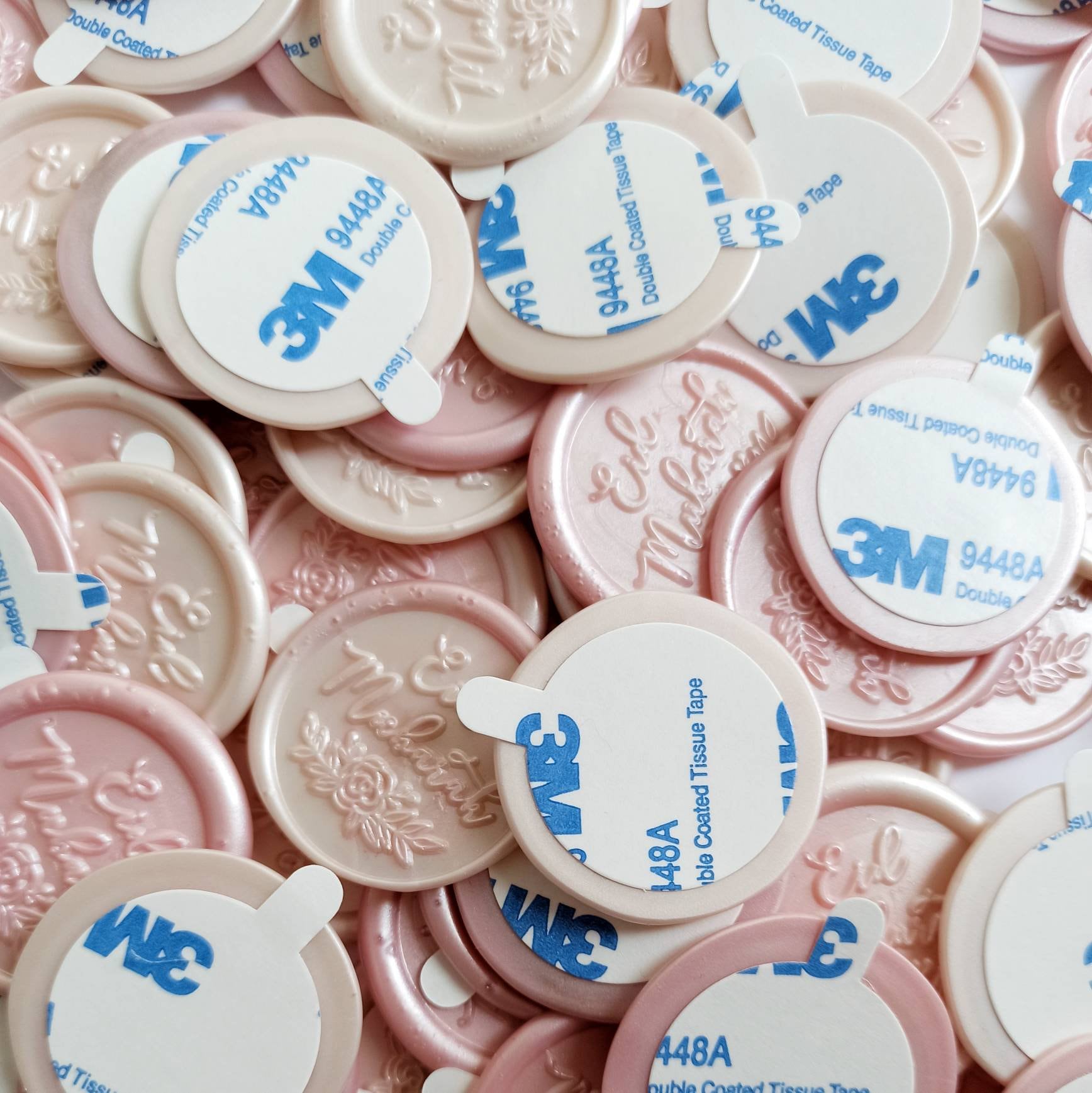 Pegatina de Doble Cara: Usos y Aplicaciones Creativas para un Mundo Infinito de Posibilidades