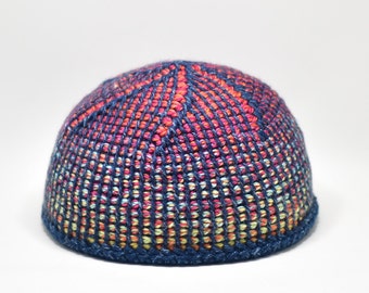 Cropped cap for men or women, machine washable with care, non-scratchy yarn