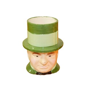 W. C. Fields - Mann im Hut Becher Humpen 15 cm - Stifthalter Vase - Sammlerstück grün handbemalte Keramik