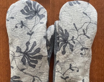 100% Cashmere and Merino Wool Sweater Mittens Cashmere-lined, Gray Leaf Pattern Upcycled