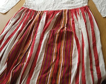 Vintage balkanvolksjurk, handgeweven rodopekatoen, maat L