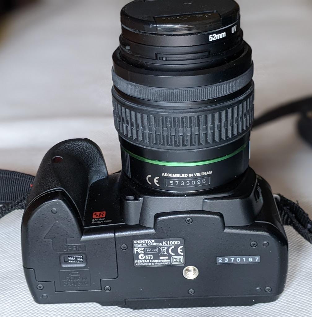 Pentax K100D Digital Camera Set – with Lowepro Bag, SD Card Batteries