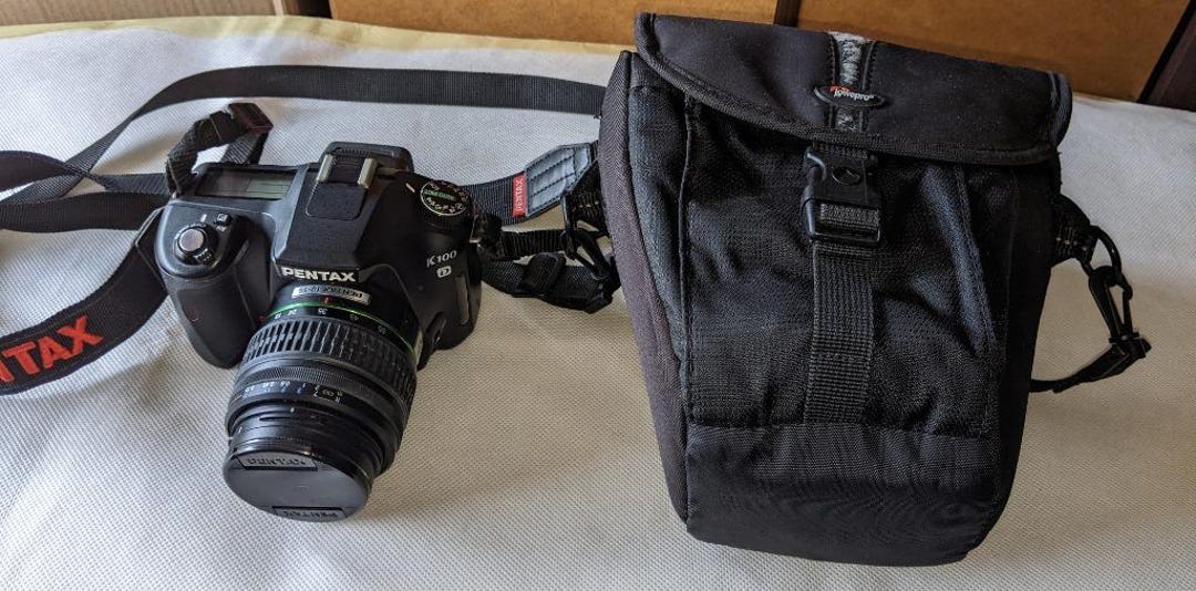 Pentax K100D Digital Camera Set – With Lowepro Bag, SD Card Batteries 