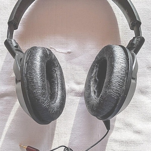 Sennheiser HD 429 On the Ear Headphones - Black used working condition