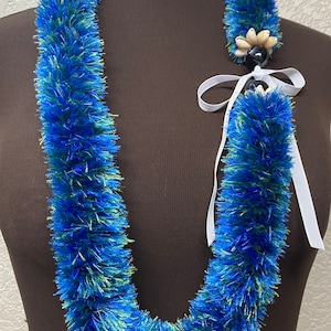 Made-to-order two color eyelash yarn lei in a variety of colors available