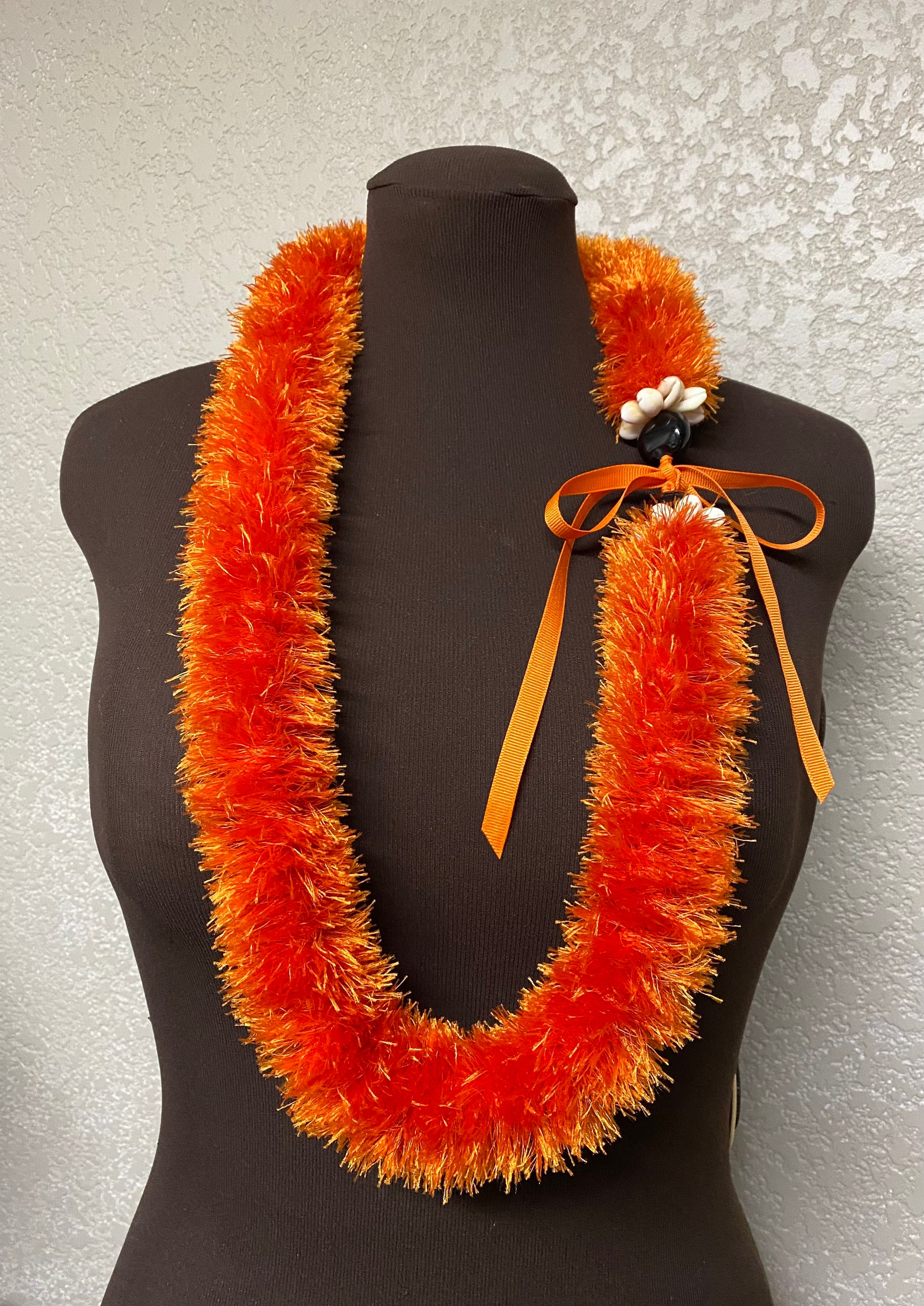 MADE TO ORDER One Color Eyelash Yarn Lei in a Variety of  display picture 3