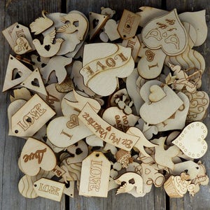 Oltre 100 piccoli San Valentino in legno Forma artigianale 3 mm Compensato 1-4cm Dimensioni Amore