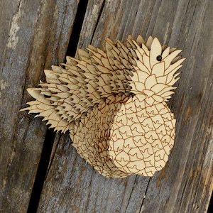 10x Wooden Pineapple Whole Fruit Craft Shape 3mm Ply Tropical Food Plant Vine