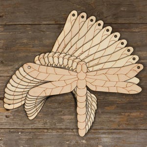 10x Holz Libelle Bastelform 3 mm Sperrholz kann mit Filzstiften eingefärbt werden