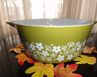 Retro 1970's Pyrex 475-B Spring Blossom Crazy Daisy Avocado Green Round 2 1/2 Quart Casserole Dish!