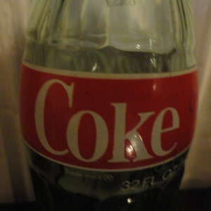 1972 COKE Coca Cola 32 Fluid Ounces Contour Design Bottle image 2