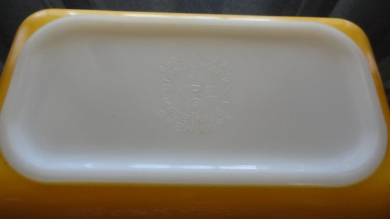 Mid Century 1950's Pyrex 0502 Lemon Yellow 1-1/2 Pint