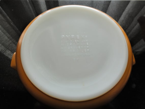 Retro 1970's Pyrex 471 B 500ml. (1 Pint) Butterfly Gold Cinderella