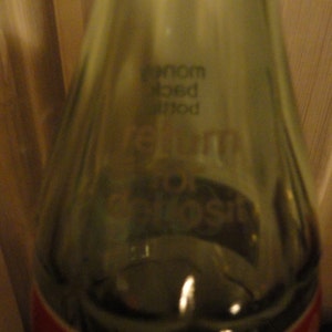 1972 COKE Coca Cola 32 Fluid Ounces Contour Design Bottle image 4