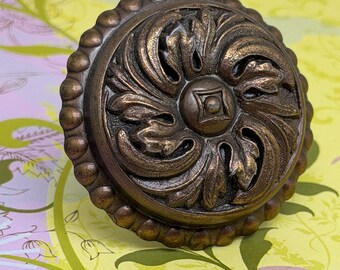Vintage Baroque Raised Flower Knob: Armoire, Wardrobe, Push-Pull Door