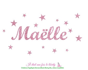 Appliqué thermocollant prénom pailleté personnalisable de 6 lettres (Maëlle, exemple proposé) en tissus pailletés (coloris au choix)