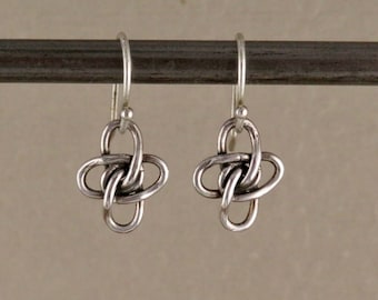Pendientes de plata de ley con nudos / Pendientes de plata únicos / Pendientes de plata retorcidos / Pendientes de plata de ley ondulados / Pendientes de plata para el día a día / Nudos de plata